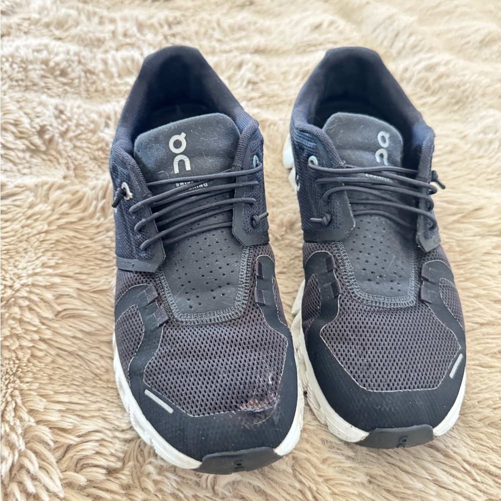 On Cloud 5.0 Black Women 8 Athletic Shoes with Quick-Lace System